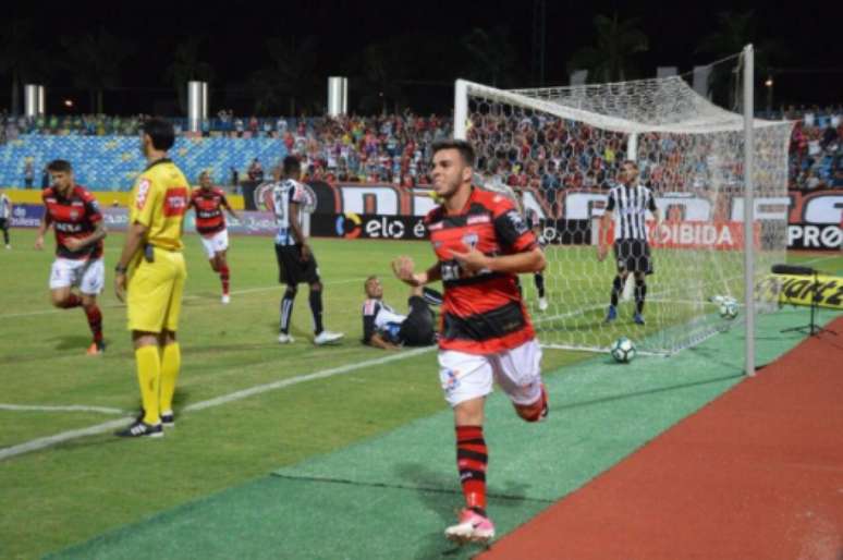 Andrigo comemora gol contra o Santos - Divulgação