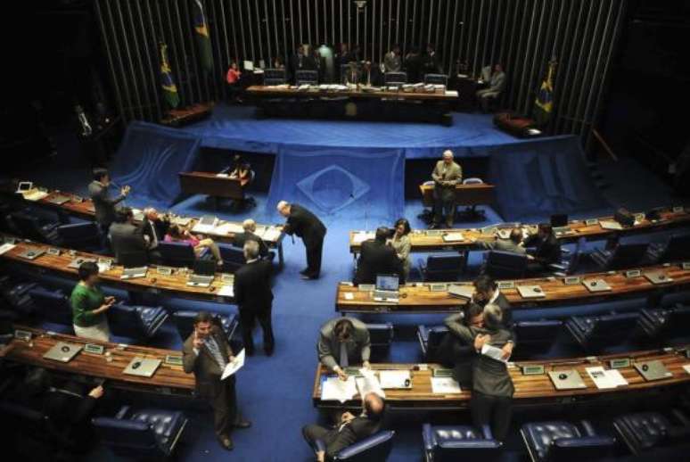 Senado deve concluir hoje votação da reforma trabalhista