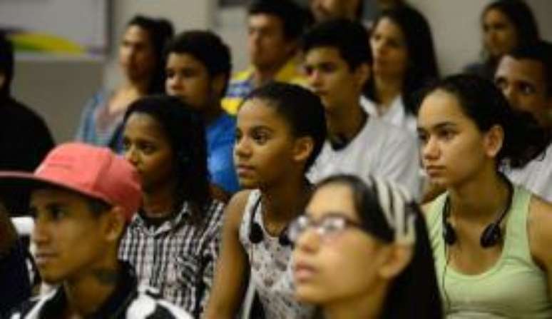 Mais de 600 mil jovens trabalhadores com até 29 anos foram contratados em maio