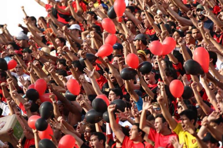 Torcida do Sport já pode adquirir ingressos para o jogo contra o Arsenal (ARG) (Foto: Tom Dib/Lancepress!)