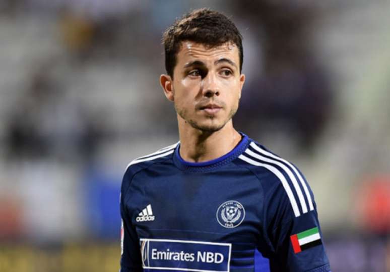 Nilmar em ação pelo Al-Nasr, dos Emirados Árabes (Foto: Divulgação)