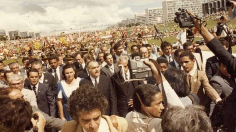 Sarney assumiu a Presidência após a morte de Tancredo Neves 