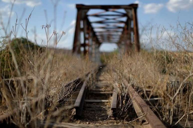 Trecho abandonado da Transnordestina em Miss&atilde;o Velha, Cear&aacute;
25/10/2016 REUTERS/Ueslei Marcelino 