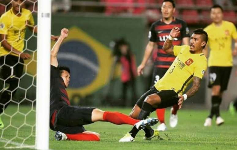 Paulinho vive ótima fase na temporada (Foto: Reprodução / Instagram Oficial do Guangzhou)