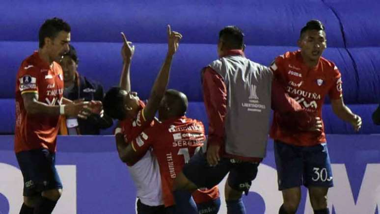 Álvarez comemora o gol marcado contra o Galo no fim do primeiro tempo - AFP
