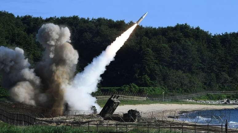 Lançamento de míssil pela Coreia do Norte, depois confirmado pelos Estados Unidos 