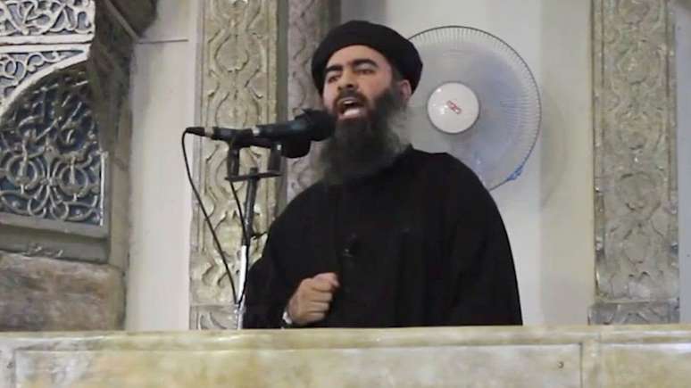 Abu Bakr al Baghdadi fez sua primeira aparição pública como líder do Estado Islâmico em julho de 2014 