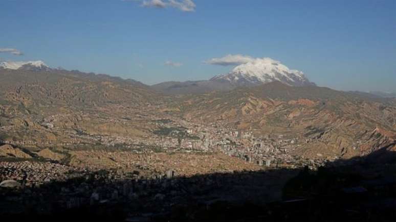 O monte Illimani, ao fundo