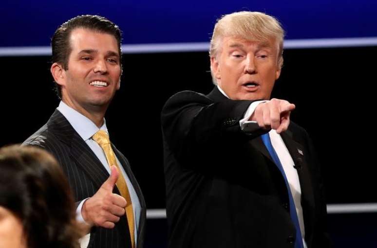 Presidente dos EUA, Donald Trump. ao lado de seu filho, Donald Trump Jr., em Nova York
26/09/2016 REUTERS/Mike Segar
