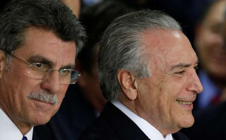 Jucá ao lado do presidente Temer no Planalto 
12/5/2016  REUTERS/Ueslei Marcelino  