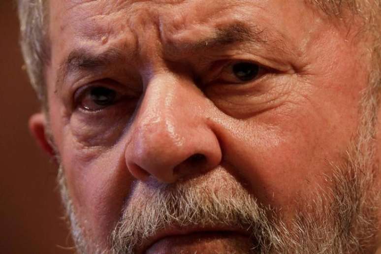 Ex-presidente Luiz Inácio Lula da Silva durante cerimônia em Brasília
05/07/2017 REUTERS/Ueslei Marcelino