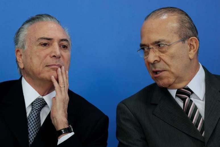 Ministro da Casa Civil, Eliseu Padilha, e presidente Michel Temer no Palácio do Planalto, em Brasília  08/06/2016 REUTERS/Ueslei Marcelino