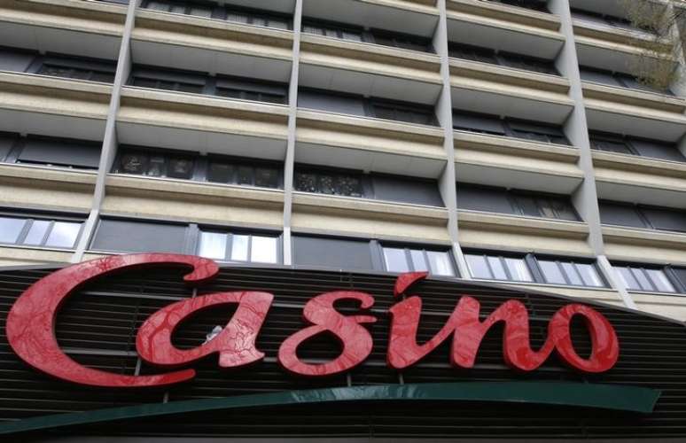 Supermercado da Casino em Paris
14/01/2016 REUTERS/Jacky Naegelen 