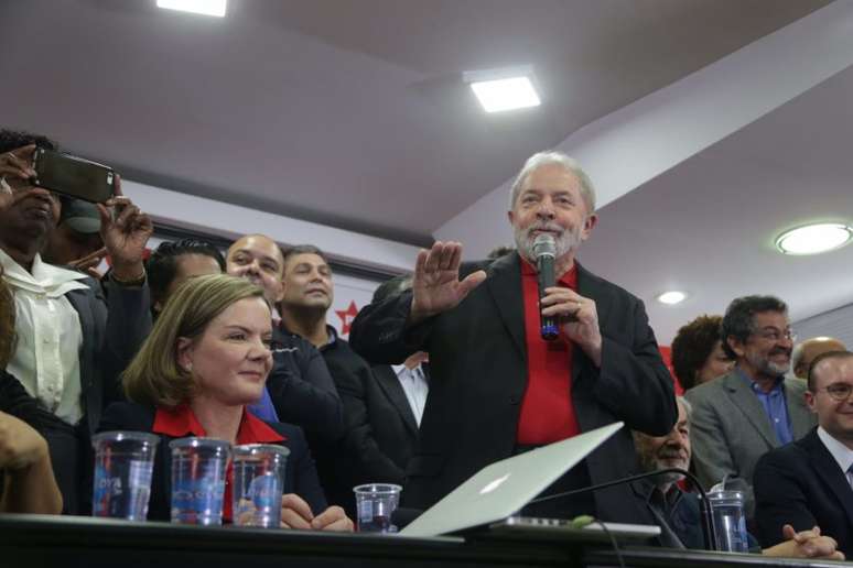  Ex-presidente Lula dá entrevista coletiva na sede do PT Nacional, em São Paulo.