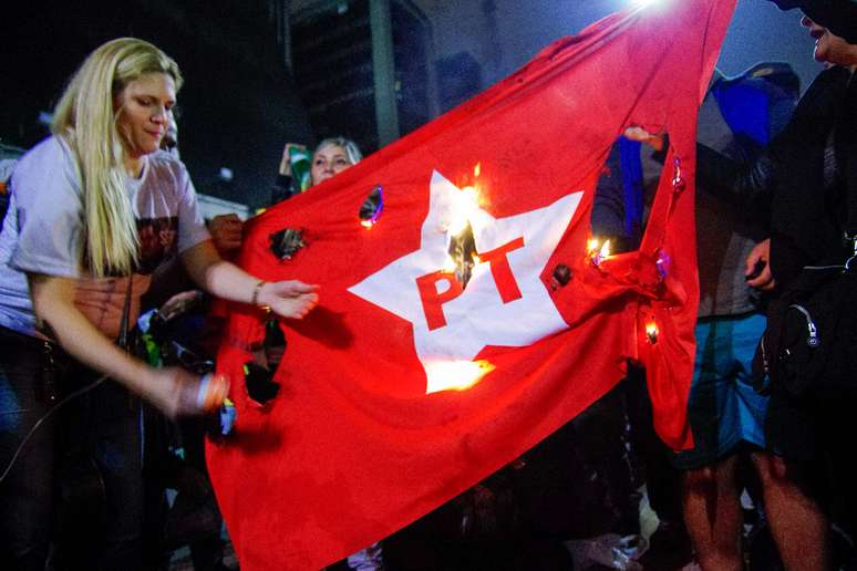 Ato em apoio &agrave; Lava Jato e &agrave; S&eacute;rgio Moro e em comemora&ccedil;&atilde;o &agrave; condena&ccedil;&atilde;o de Lula