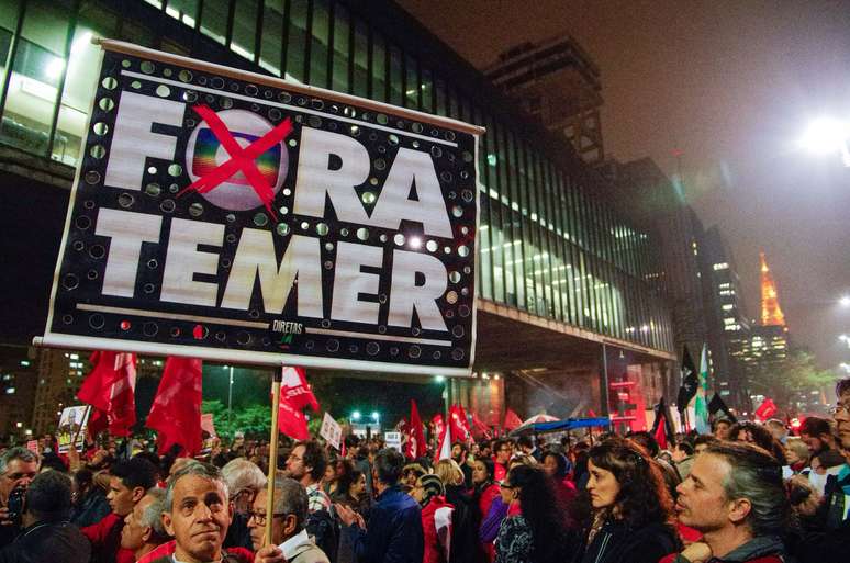 Protesto contra a condenação de Lula e em apoio as Diretas Já