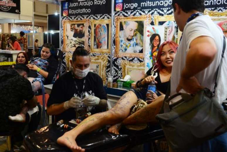 Maior convenção de tatuagem e body piercing do Brasil, a 7ª Tattoo Week ocorre no Expo Center Norte, em São Paulo 