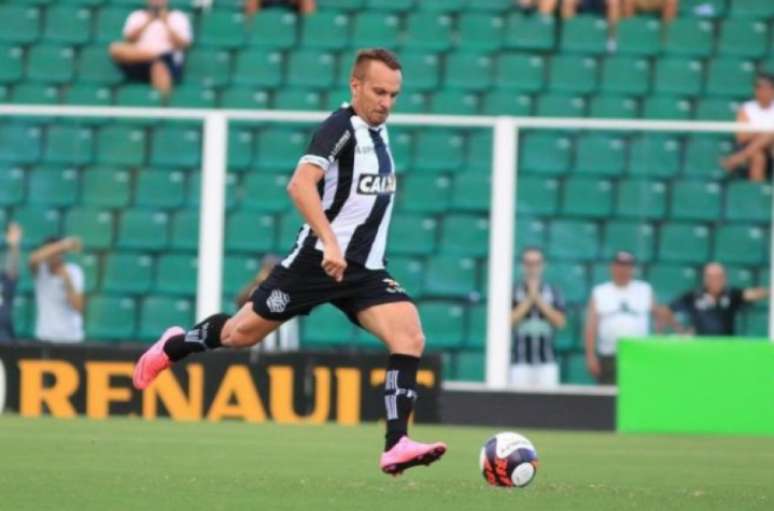 Jogador se recuperou de cirurgia na coluna e pode voltar a jogar (Foto: Luiz Henrique / FFC)