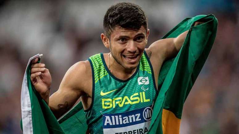 Petrúcio estreia em Mundiais com medalha de ouro Divulgação