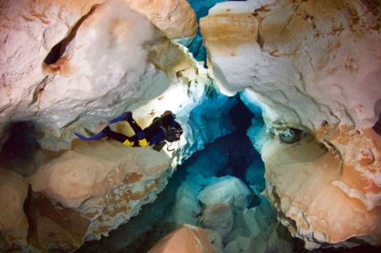 É fácil ficar desorientado nas cavernas submersas de Maiorca 