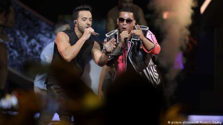 Luis Fonsi (esq.) e Daddy Yankee