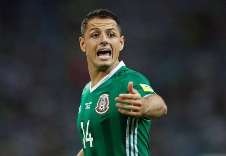 Javier Hern&aacute;ndez durante partida da sele&ccedil;&atilde;o do M&eacute;xico contra a Alemanha pela Copa das Confedera&ccedil;&otilde;es
29.06/2017 REUTERS/Carl Recine
