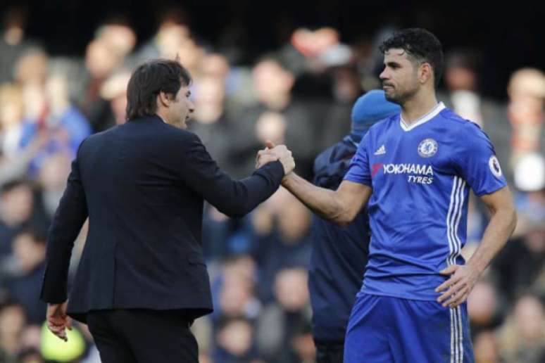 Diego Costa e Antonio Conte tiveram relação conturbada no Chelsea (Foto: IAN KINGTON / AFP)
