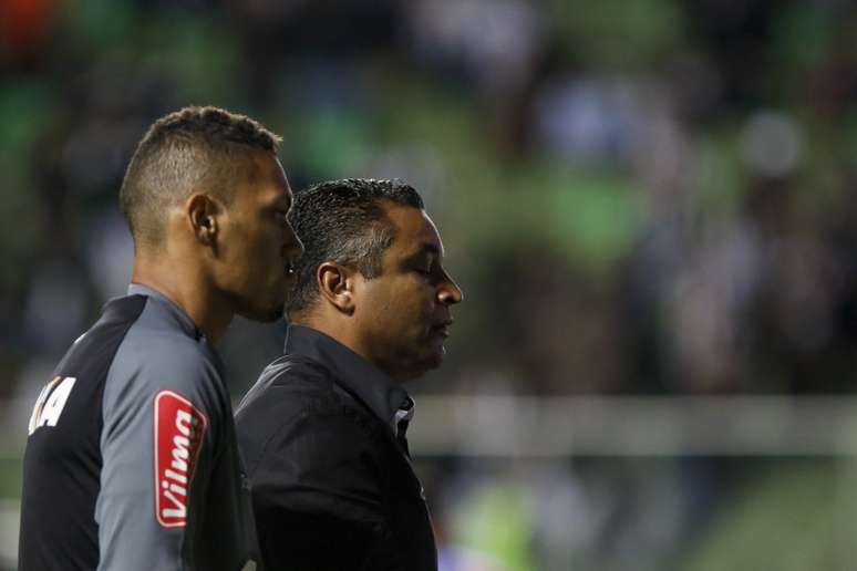 Roger fica ainda mais pressionado com nova derrota no Horto