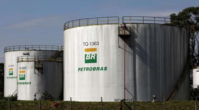 Tanque da Petrobras em Paul&iacute;nia, S&atilde;o Paulo 
1/7/2017  REUTERS/Paulo Whitaker
