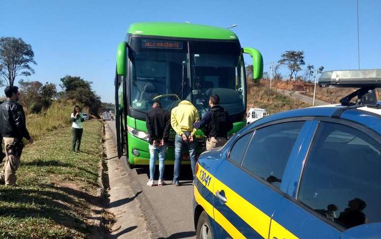 Bandidos são presos em tentativa de assalto a ônibus na Região Metropolitana de BH