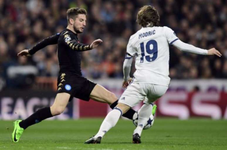 Modric usava a camisa 19 no Real Madrid (Foto: JAVIER SORIANO / AFP)