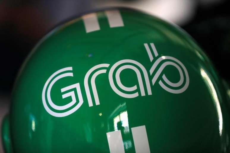 Capacete de moto da Grab durante confer&ecirc;ncia com jornalistas para o anivers&aacute;rio da empresa em Cingapura
6/06/2017 REUTERS/Edgar Su