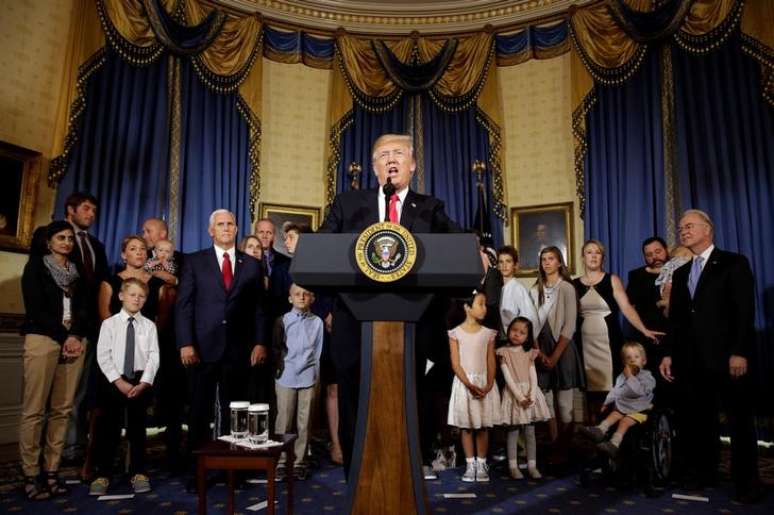 Presidente dos EUA, Donald Trump, faz pronunciamento na Casa Branca sobre Obamacare 24/07/2017 REUTERS/Joshua Roberts