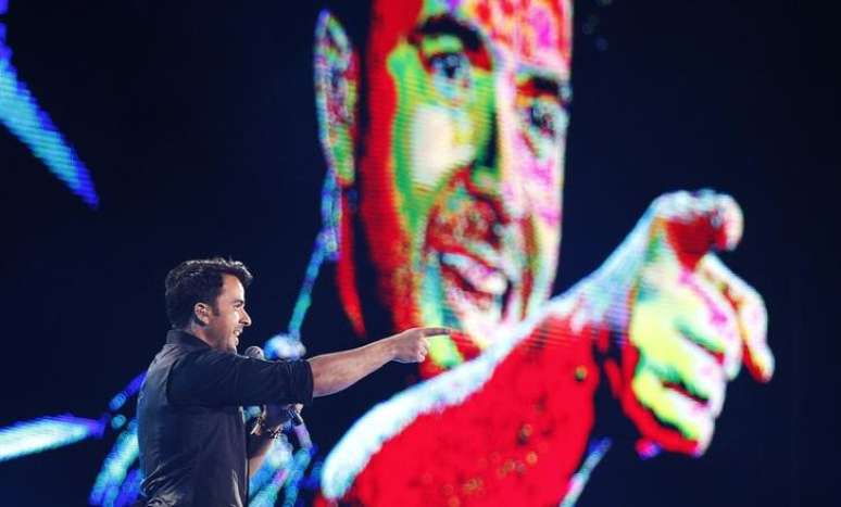 Cantor porto-riquenho Luis Fonsi durante show no Chile 22/02/2015 REUTERS/Eliseo Fernandez