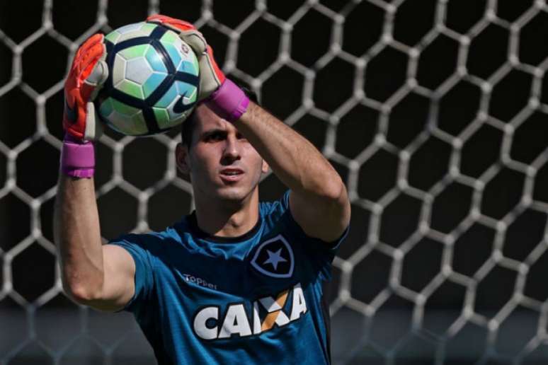 Gatito Fernández pode voltar ao Botafogo diante do Atlético-MG (Foto: Vitor Silva/SSPress/Botafogo)