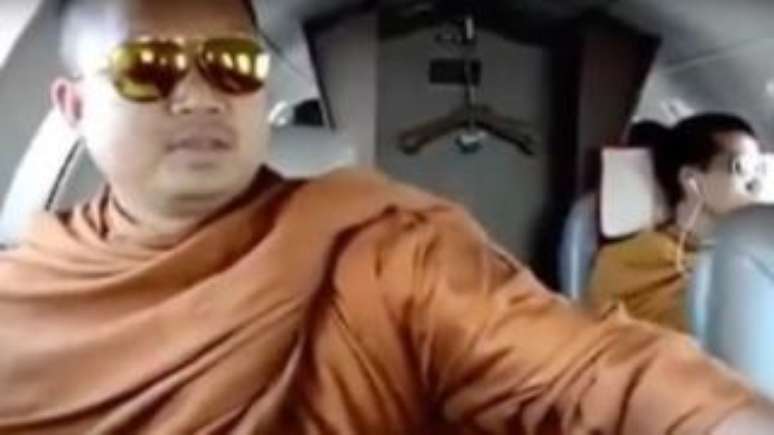 Vídeo publicado no YouTube em 2013 causou indignação e expôs o que tailandeses dizem ser crise do budismo 