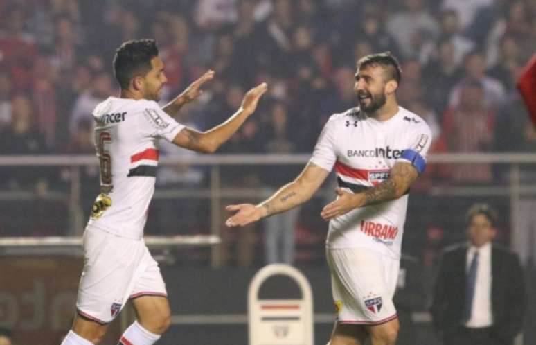 Pratto comemora gol pelo São Paulo