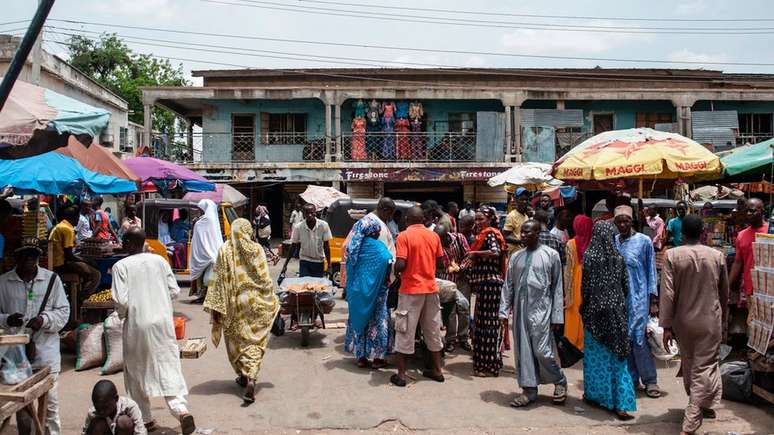 Condições econômicas ruins em algumas regiões da Nigéria fazem com que mulheres voltem para o Boko Haram 