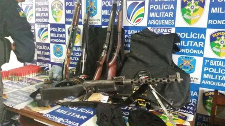 PM apreendeu &#034;arsenal&#034; em caminhonete na zona rural de Cujubim 