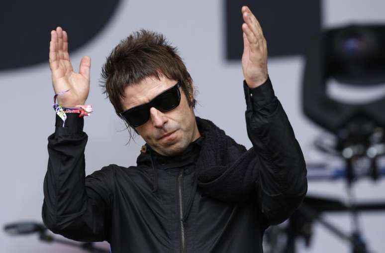 Liam Gallagher durante show em Glastonbury 28/06/2013 REUTERS/Olivia Harris
