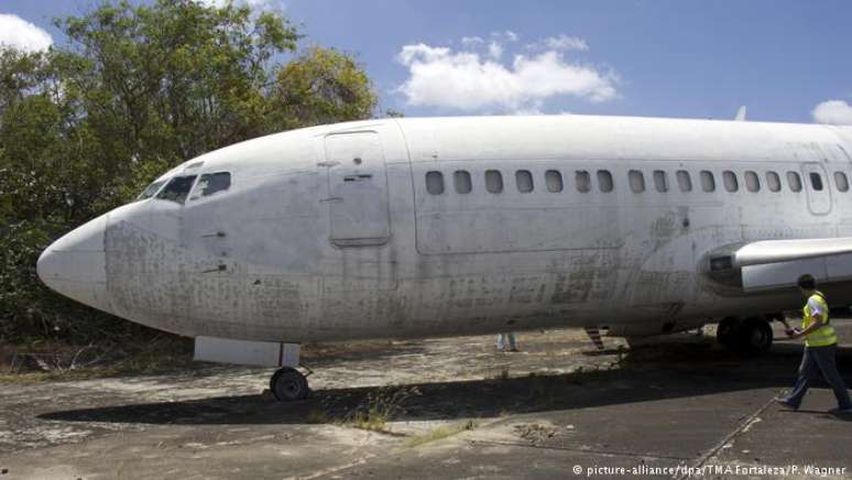 Antigo avião da Lufthansa está estacionado em cemitério de aviões no aeroporto de Fortaleza