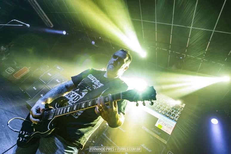 Maurício Nogueira, guitarrista do Matanza, no Matanza Fest em São Paulo