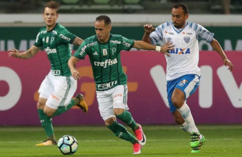 O Avaí lutou mas não impediu a derrota para o Palmeiras, no último sábado (Foto: Cesar Greco)