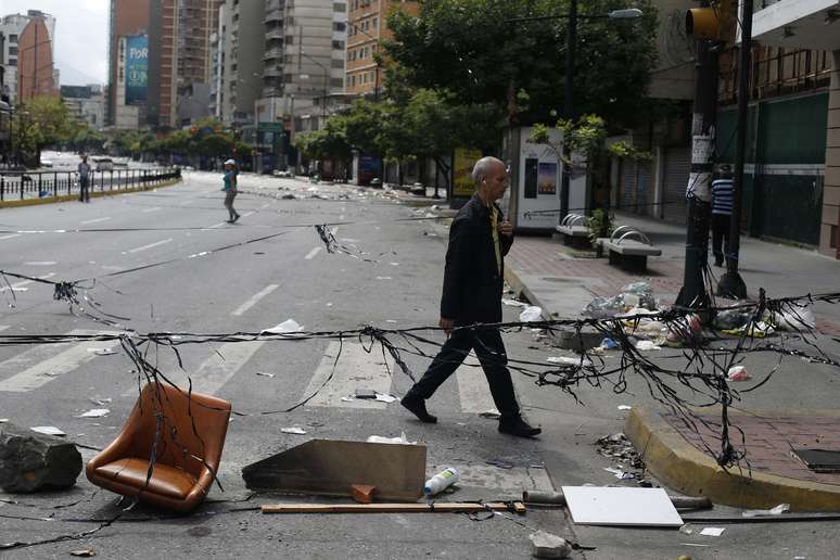 Maduro prometeu que a Assembleia vai restaurar a paz após quatro meses de protestos da oposição