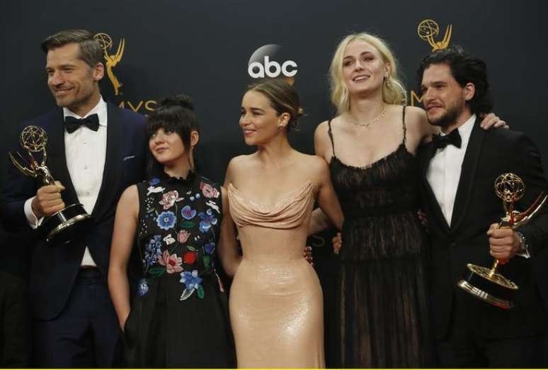 Elenco de "Game of Thrones" depois do 68º Primetime Emmy Awards em Los Angeles
18/10/2016 REUTERS/Mike Blake