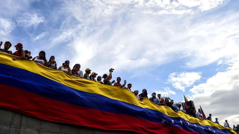 Ativistas da oposição rejeitam eleição em Caracas 
