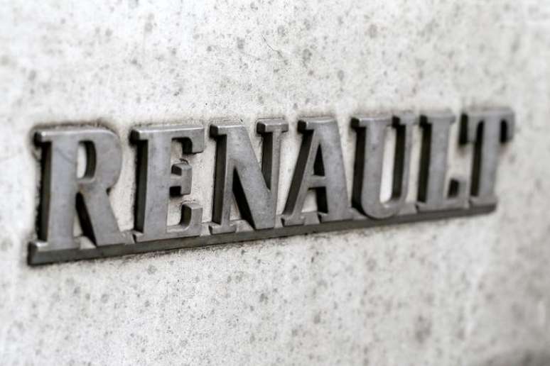 Logo da Renault em carro em Paris, na França
15/03/2017
REUTERS/Gonzalo Fuentes