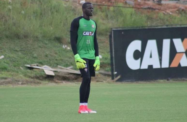 Caíque será o goleiro titular do Vitória contra a Ponte Preta (Foto:Maurícia da Matta / EC Vitória)