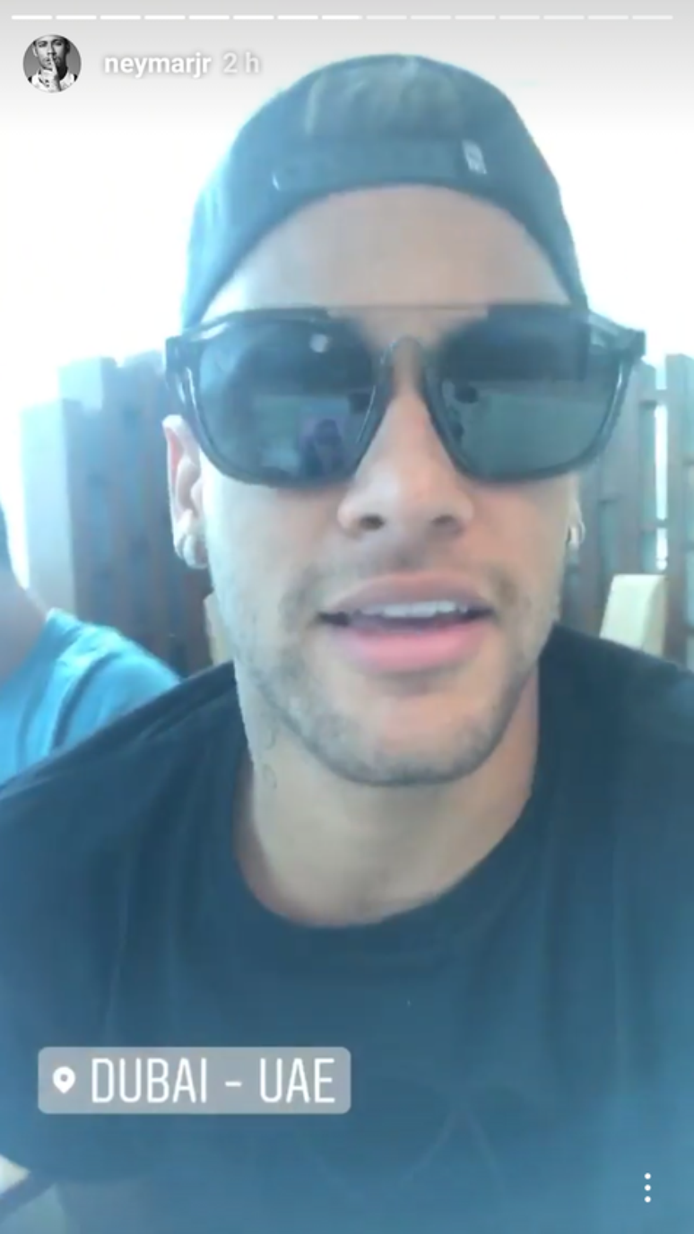Neymar postou em sua conta no Instagram a parada em Dubai 