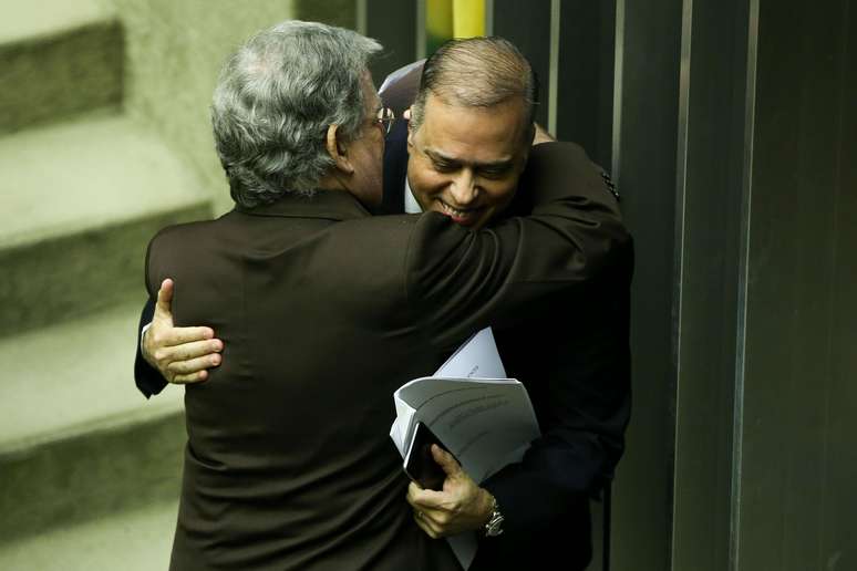 Advogado de defesa, Antônio Cláudio Mariz, e o relator, deputado Paulo Abi-Ackel